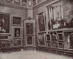 Paris: Salon Carre i Louvre (s/hvitt-bilde) av French Photographer