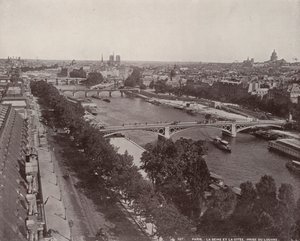 Paris: Utsikt over Seinen og byøya (s/hvitt bilde) av French Photographer