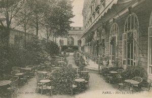 Uteplass til Hotel Ritz, Paris. Postkort sendt i 1913. av French Photographer