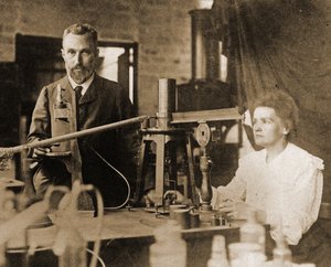 Pierre og Marie Curie i laboratoriet av French Photographer