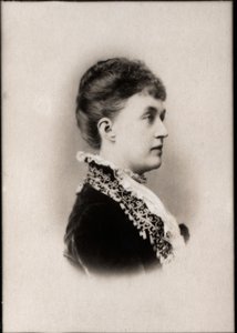 Portrett av prinsesse Adelheid Marie av Anhalt Dessau (1833-1916), storhertuginne av Luxembourg. av French Photographer