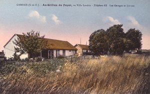 Postkort som viser huset til Henri Desire Landru (1869-1922) i Gambais (se 238390 for svart-hvitt-fotografi) av French Photographer