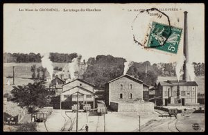 Postkort som viser gruvene til Grosmenil, sorterer ut kull, Haute-Loire, ca. 1900 av French Photographer