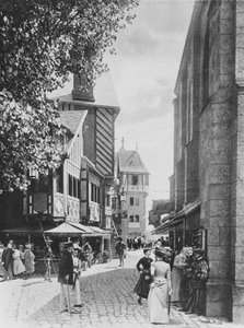 Rue des Vieilles Ecoles og Saint Julien-kirken, i gamle Paris, på Exposition Universelle i 1900 av French Photographer