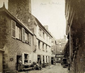 Hotellet og Poulard Inn ved inngangen til Mont-Saint-Michel, sent på 1800-tallet av French Photographer