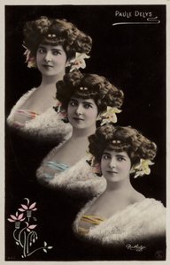 Tre identiske kvinnelige hoder av French Photographer