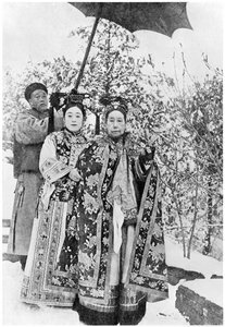 Tzu Hsi (1835–1908) enkekeiserinne av Kina, ca. 1903 av French Photographer