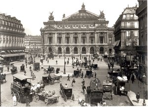 Utsikt over operahuset i Paris, 1890-99 av French Photographer
