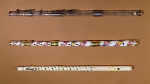 3 fløyter (elfenben, porselen og krystall)