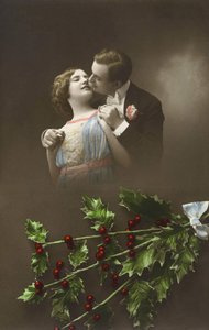 A couple in love and holly branches. Postcard early 20th century av French School