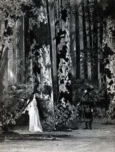 Akt I, Scene 1 av Pelleas et Melisande av Debussy, fra et fotografi av den første produksjonen i april 1902 av operaen på Opera-Comique i Paris, illustrasjon i Theatre magazine, juni, 1902 (li av French School
