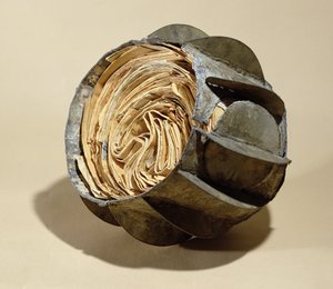 Ball fylt med bokstaver, kastet i elven Seinen på tidspunktet for beleiringen av Paris, 1870-71 (bly) av French School