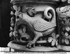 Basilisk, hovedstad fra katedralen Notre Dame i Reims (gipsstøpt av stein) av French School