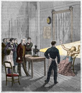 Catalepsy produced under the influence of light - The French neurologist Jean Martin Charcot (1825-1893) studying the phenomene of hypnosis on a patient at Salpetriere hospital using a magic lantern - Catalepsy - Jean Martin Charcot (1825-1893), French neu av French School