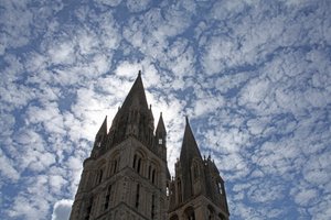 Viser utsikt over de vestlige tårnene av French School
