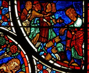 Detalj fra et vindu som viser lignelsen om den barmhjertige samaritan: Moses kaster ned tavlene av French School