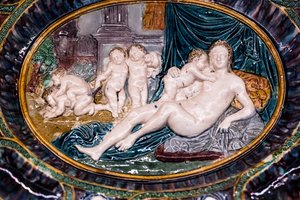 Fat: Allegori om fruktbarhet, sent 1500-tallet–tidlig 1600-tall (glasert terrakotta) av French School