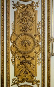 Dørved av Venus-salongen med sol og septer. Versailles fra 1600-tallet. Chateau-museet av French School