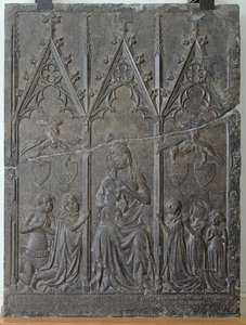 Begravelsesstela av Sacquespee-familien, fra St. Nicaise-kirkegården i Arras, 1376 (tournai-stein) av French School