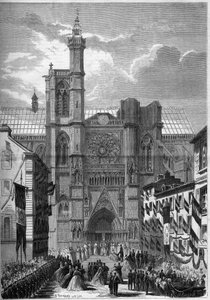 Gotisk arkitektur: utsikt over katedralen Notre Dame de Clermont Ferrand (Clermond-Ferrand), Puy de Dome (63), under besøket til Napoleon III og imponen Eugenie de Montijo i 1862. Gravering i "" Le Monde Illustré"" n °275 av 19. juli 1862. av French School