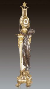 Grande Horloge, en viktig og monumental pidestallklokke, designet av Frederic Piat og utført av Maison Millet, Paris, ca. 1890 (ormolupatinert bronse og carraramarmor) (se også 362833) av French School