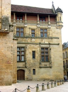 Tribunalets hus av French School