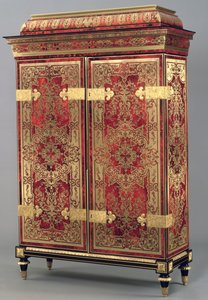 Louis XIV Armoire, ca. 1710 (rødt skilpaddeskall med messinginnlegg)