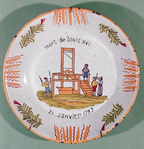 Tallerken med fransk revolusjonært motiv til minne om henrettelsen av Louis XVI 21. januar 1793 (fajanse) av French School