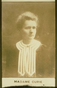 Portrett av Marie Curie (1867-1934) (sepia-bilde) av French School