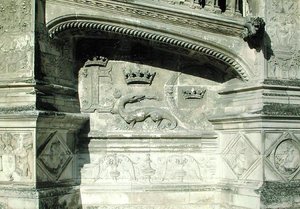 Relieff fra Grand Escalier som viser våpenskjoldet til Francois I (1494-1547) med en salamander av French School