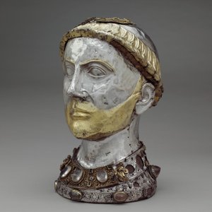 Relikviebyste av Saint Yrieix, ca. 1220-40 (forgylt sølv med bergkrystall, edelstener og glass) av French School