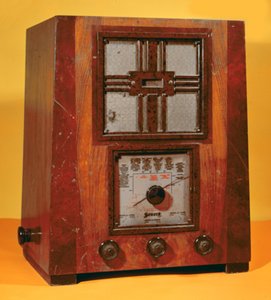 Sonora Radio, ca. 1930 av French School