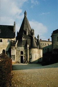 Tour dEvrault av French School