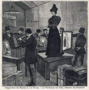 Anvendelsen av røntgenstråler (røntgenstråler) har skikker: verifisering av pakker og undersøkelse av svindlere. I "" Le Peute Parisien"" 11.07.1897. Privat samling av French School