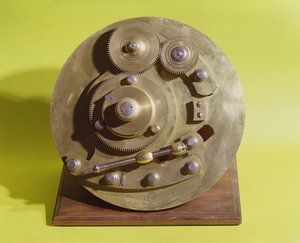 Tour a Guilloche, tilhørende Louis XVI (1754-93), laget av I.T. Mercklein Saxon fra Garde-Meuble de la Couronne, Paris, 1780 (metall montert på tre)