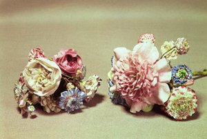 To bunter med Vincennes-blomster (porselen)