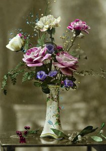 Vase med blomster ca. 1898 (håndfarget bilde) av French School