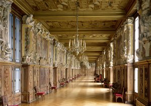 Utsikt over Galerie Francois I, 1528-40 av French School