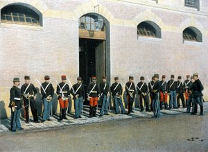 Walking classes: the newly admitted Republican guards are non-commissioned officers; they resume their classes on foot under the direction of a lieutenant - in “Album militaire” - Legion de la Garde av French School