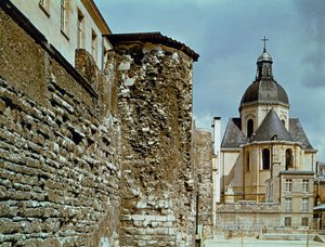 Mauer von Philippe Auguste (1165-1223) rue des Jardins Saint-Paul von French School