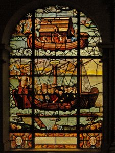 Window in the Charnier (w.3) som viser historien om Noahs ark og Kirken med Kristus og de trofaste av French School