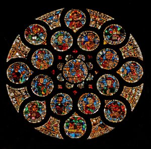Vindu w108 som viser den nye pakt: øverst er Kristus (Alfa og Omega), deretter de fire symbolene på evangelistene som danner en firkant, to dyder er på venstre og høyre ekstremitet, og Ar av French School