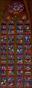 Vindu w214 som viser scener fra St Eustaches liv av French School