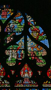 Vindu w6 som viser en scene fra Maria Magdalenas liv - de helliges siste nattverd av French School