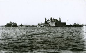 Ellis Island, New York havn, 1903 av G.P. Hall und Sohn