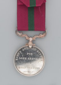 Medalje for lang tjeneste og god oppførsel, regimentssersjantmajor Hassan Jabir, The King