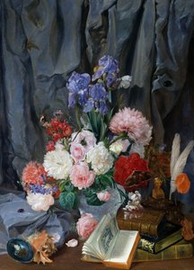 Stilleben med vase med avskårne blomster, skjell og bøker, av Gaspare Mattioli, olje på lerret, Italia av Gaspare Mattioli