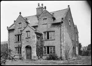 Knobb Hall, Manchester, 1942. av George Bernard Wood