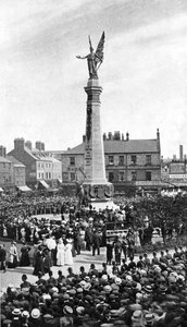 Avduking av Northumberland War Memorial, 1908-1909. av George Frank