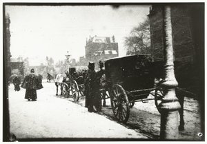 Utsikt over Leidseplein i Amsterdam med hestevogntrafikk på en vinterdag av George Hendrik Breitner